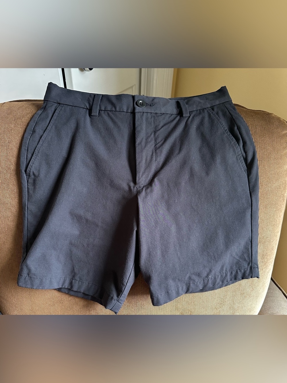 Vineyard Vines Men's 8 Inch Black/Gray Flat Front Shorts